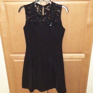 H&M black pleated dress with lace